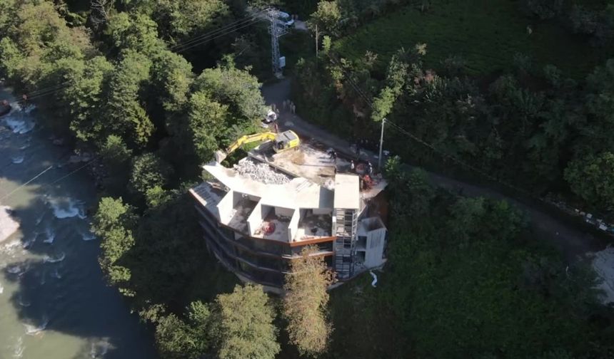 Hapis cezası alan AKP'li başkan partiden istifa etti