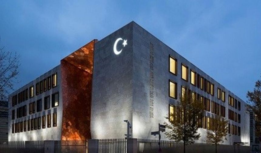 Berlin'de Türkiye Büyükelçiliği'ne saldırı! 2 kişi gözaltına alındı...