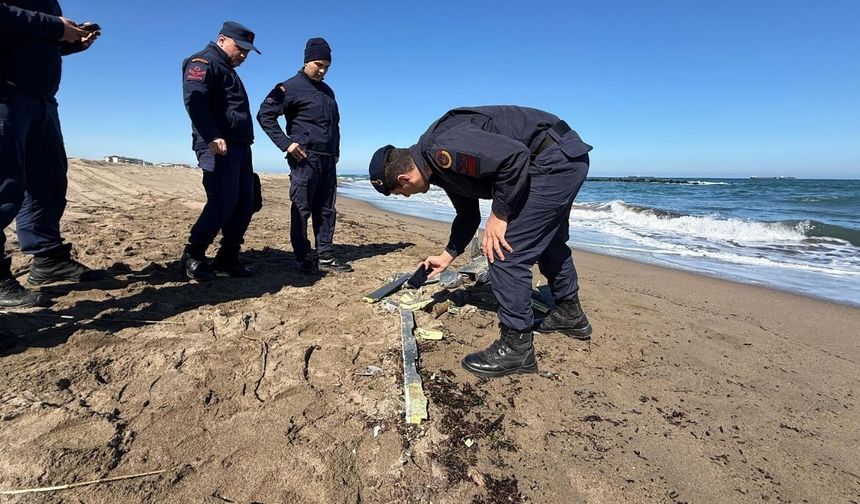 Sakarya'da sahilde parçalanmış İHA bulundu! Güvenlik çemberine alındı...