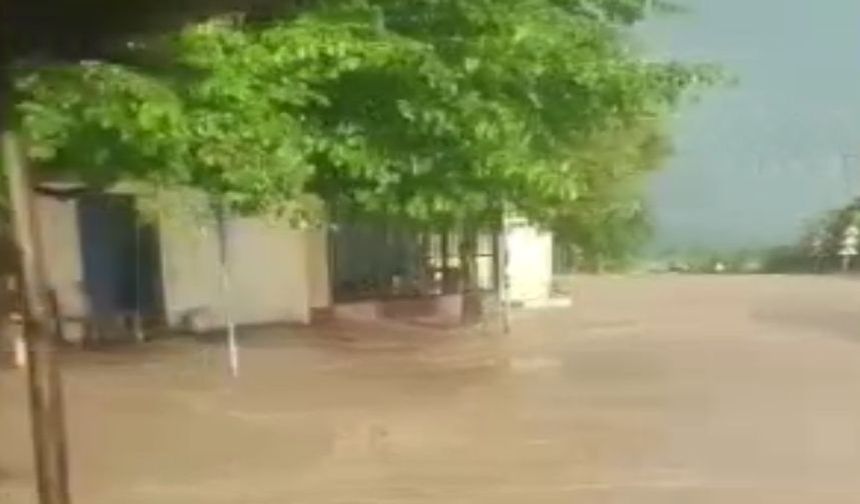 Hatay'ı şimdi de sel vurdu