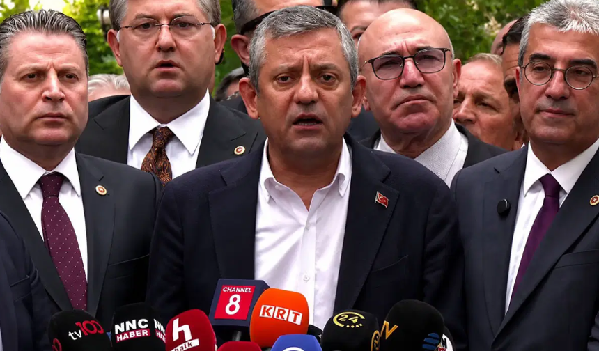 YENİ Parti lideri Özgür Özel'den kritik açıklamalar... İlk toplantının yeri belli oldu!