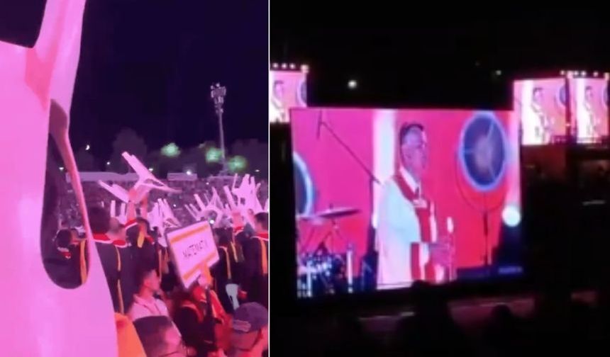 ODTÜ mezunlarından rektöre sırt dönmeli, sandalyeli, ıslıklı protesto