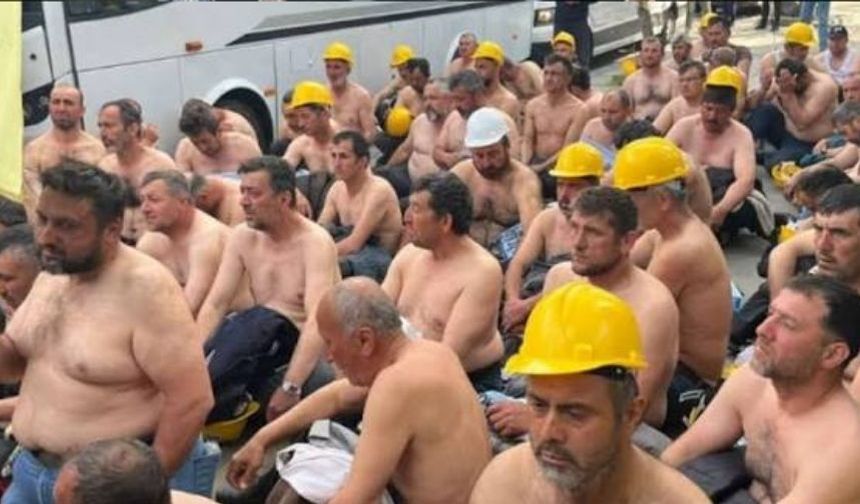 Madencilerden Bakanlık önünde çıplak eylem