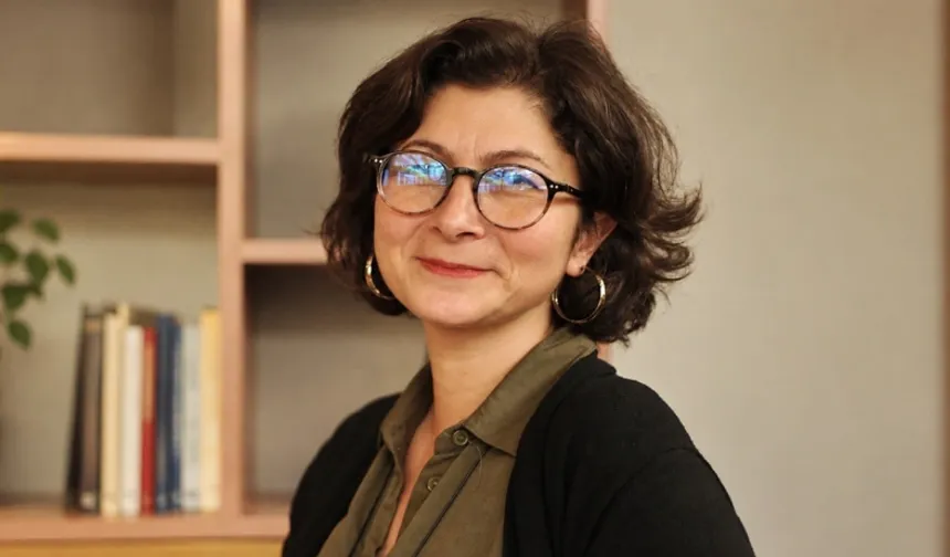 Doç. Dr. Elçin Aktoprak 9 yıl sonra gelen adaletle Mülkiye’ye döndü