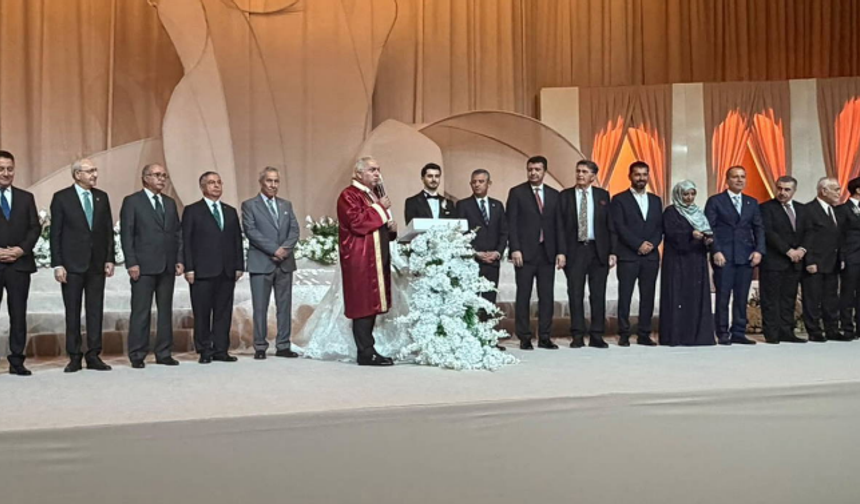 Ahmet Davutoğlu'nun oğlunu evlendirdi! Özgür Özel ve Kemal Kılıçdaroğlu selamlaşmadı