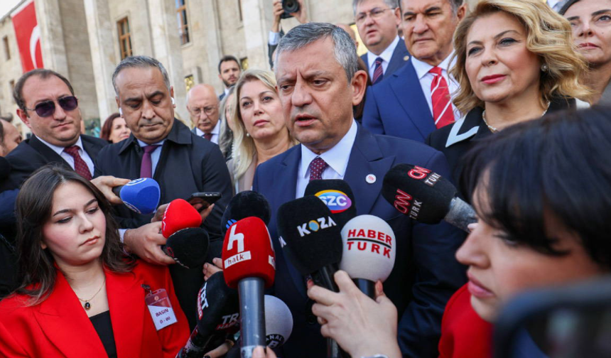 Özgür Özel'den AKP'ye Mersin, İBB ve fon krizi tepkisi
