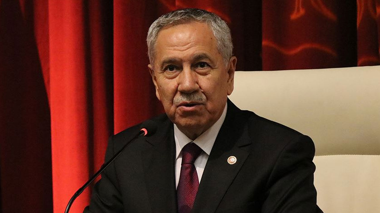 Bülent Arınç'tan Melih Gökçek'e sakız tepkisi: Utanarak izledim