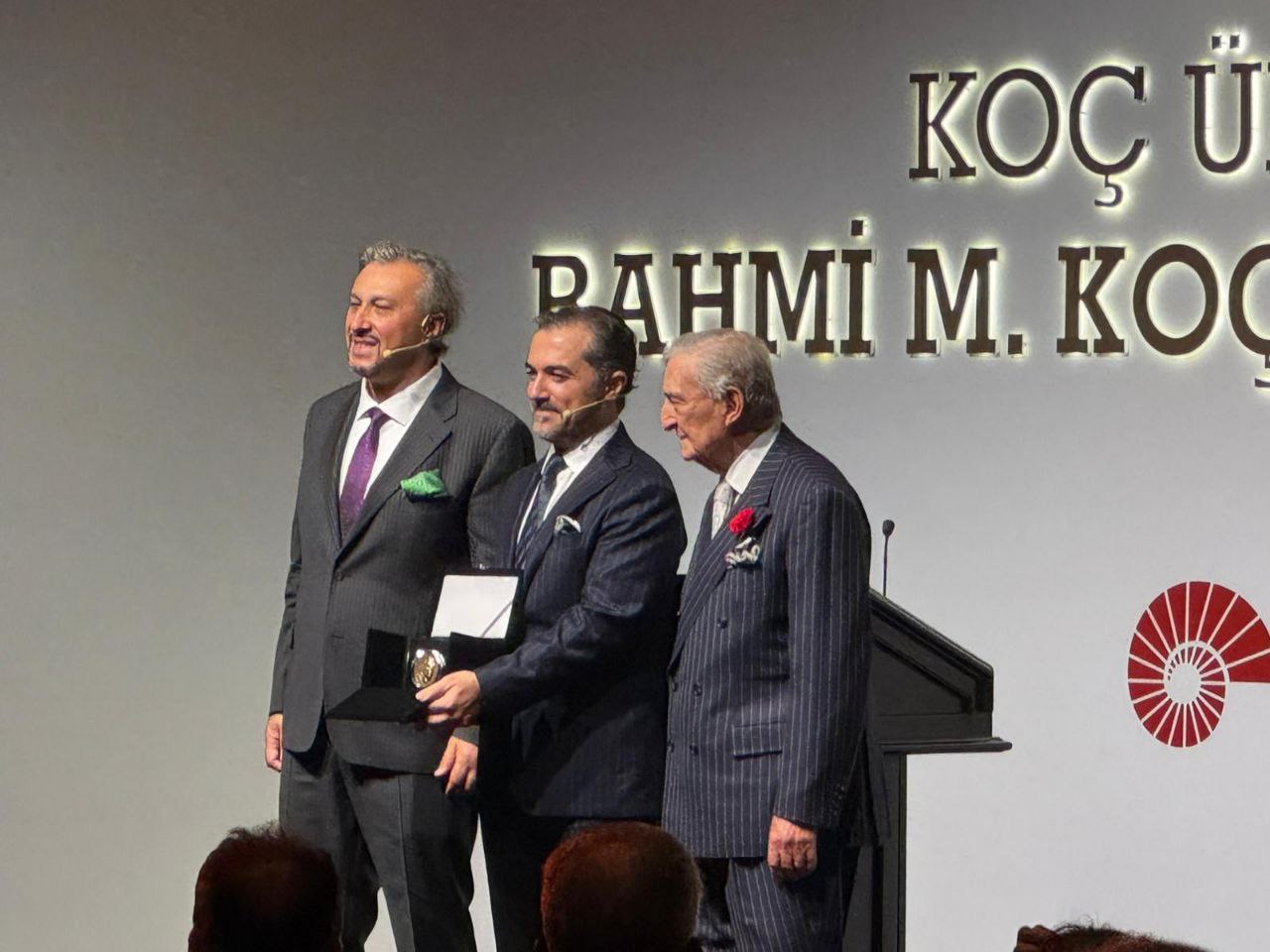 Photo 2025 11 28 22 05 16